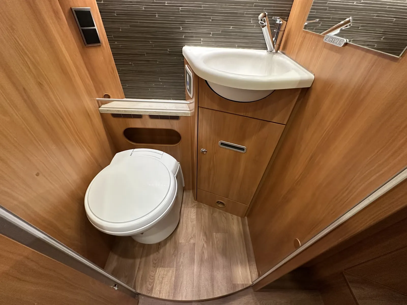 Hymer Exsis I 678 kaufen – Kroken Bobil AS
